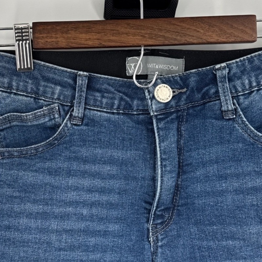 Wit & Wisdom Ab-solution Bermuda Denim Shorts Medium Wash Blue Raw Hem Size 2 - Picture 4 of 9